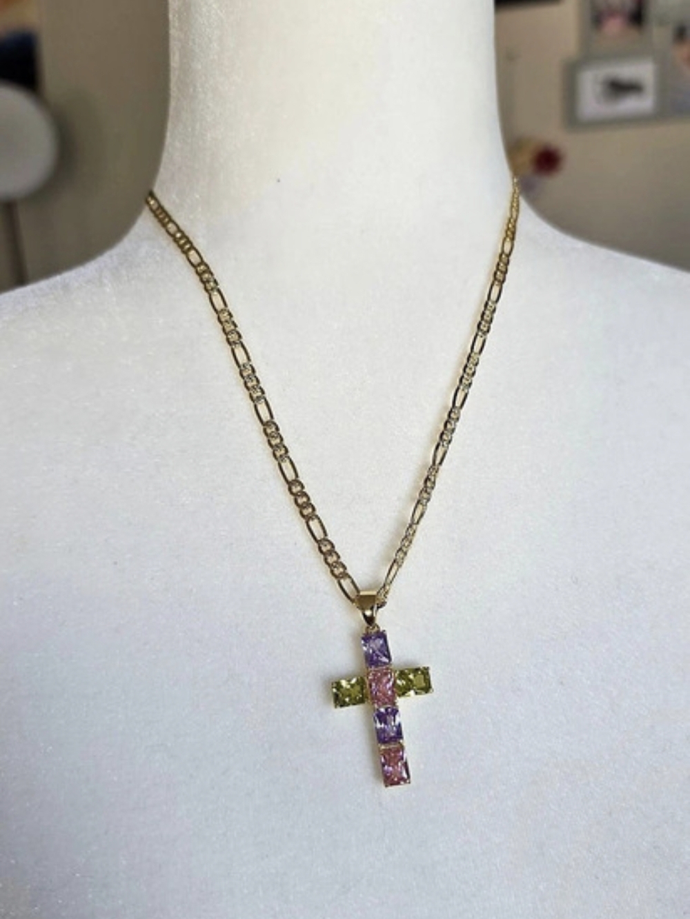 Cadena Con Dije De Cruz Multicolor Oro Laminado 14k